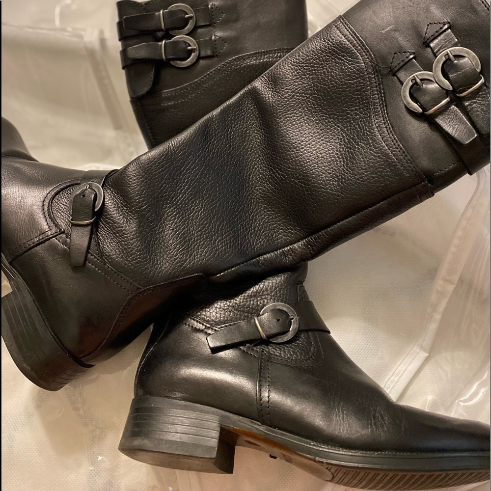 Ladies calf length boots